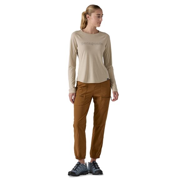 Women's L/S Cap Cool Trail Graphic Shirt OUTLINE TEXT LOGO: PUMICE / XS