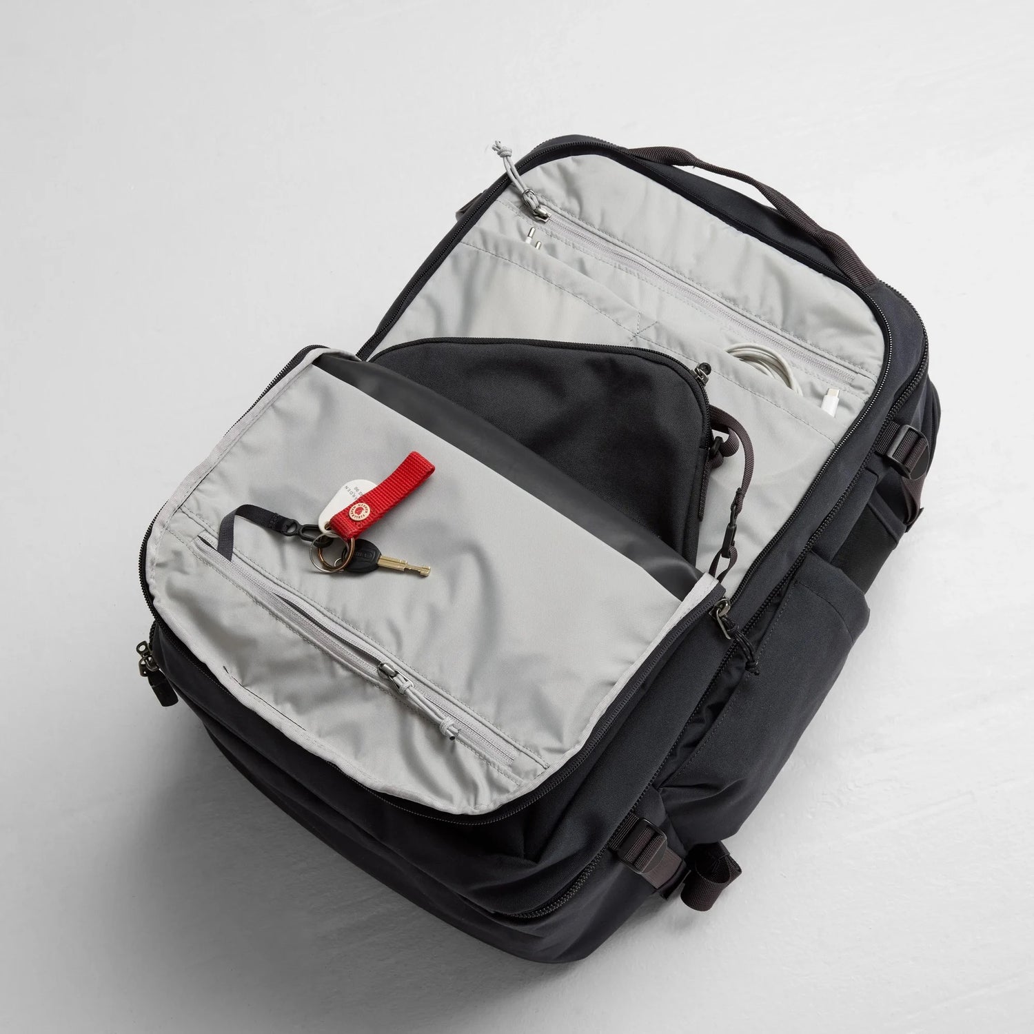 Färden Carry-On Pack COAL BLACK / EN STL