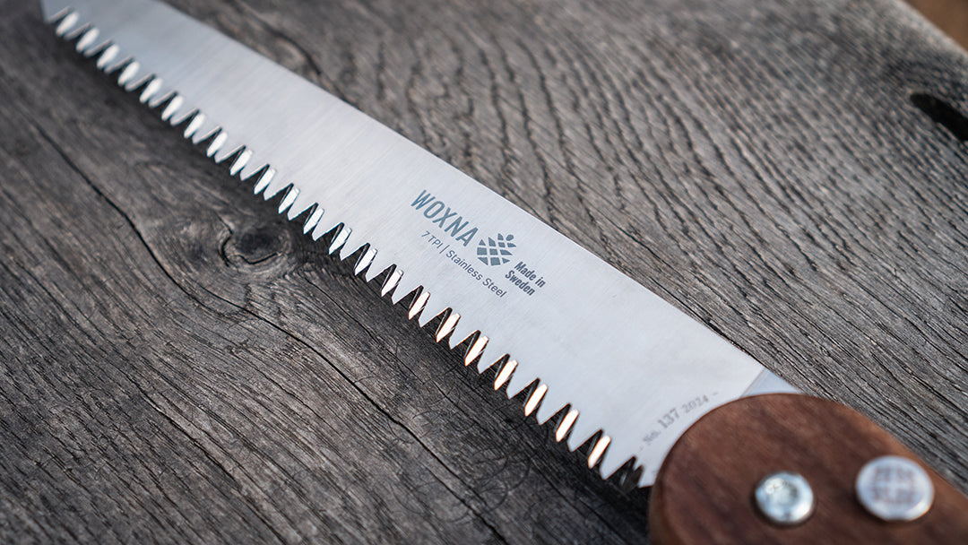 Ljusnan Vikbar Handsåg Valnöt & Rostfritt Stål WALNUT / 180 MM