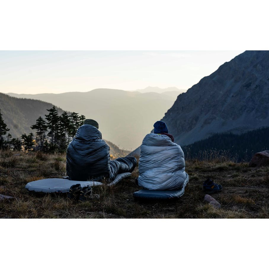 Dunsovsäck Neutrino 600 LONG WIDE LZ (-12) NIGHTFALL BLUE / EN STL