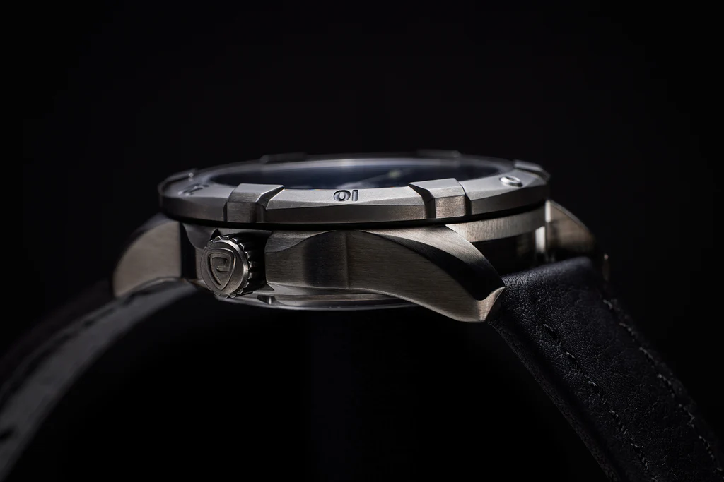 ProTek Dive Series 2000 Stål IP GUN GRAY STÅL SVART URTAVLA SVART LÄDERARMBAND / 1 ST / EN STL