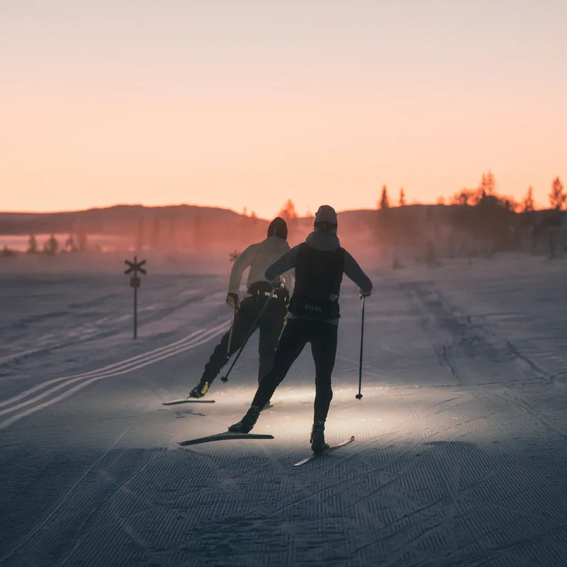 Pannlampa Free Pulse 1500 S för traillöpning och längdskidåkning