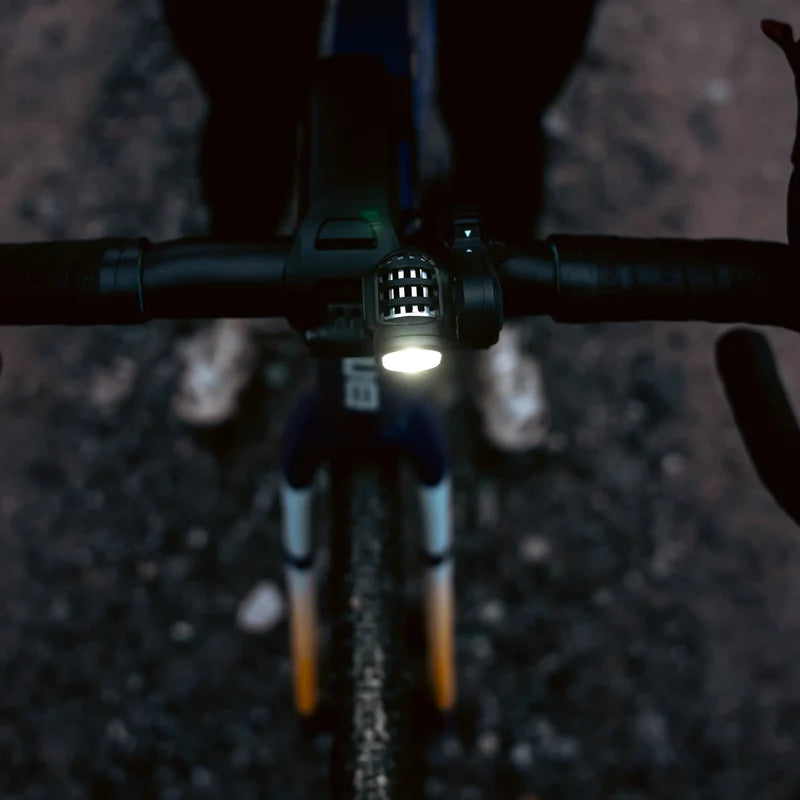Pannlampa Free Speed 2500 för cykling och topptur