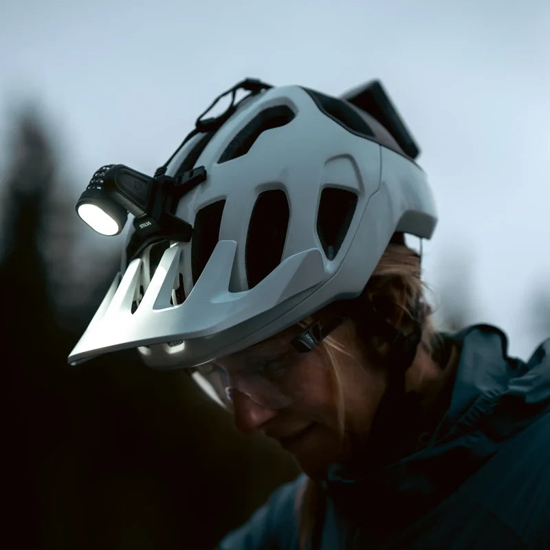 Pannlampa Free Action 3400 för Downhill, Enduro och Topptur