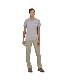 Women's Cap Cool Daily Graphic T-Shirt 73 SKYLINE: FEATHER GREY / S