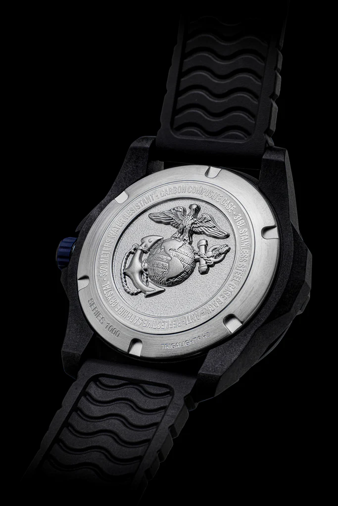 Carbon Composite Dive Series 1010 USMC SVART RÖD MED SVART ARMBAND / 1 ST / EN STL