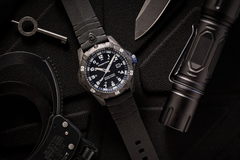 Carbon Composite Dive Series 1010 USMC SVART RÖD MED SVART ARMBAND / 1 ST / EN STL