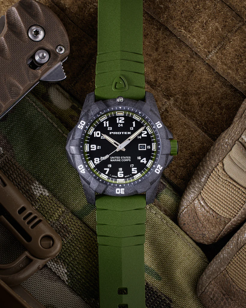 Carbon Composite Dive Series 1010 USMC SVART RÖD MED SVART ARMBAND / 1 ST / EN STL