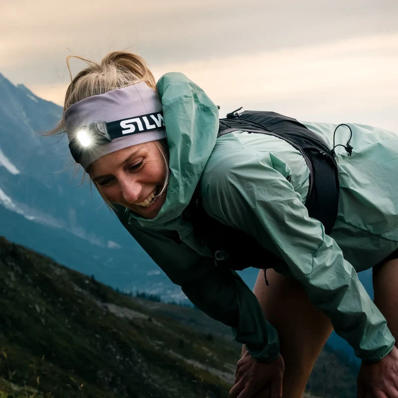 Pannlampa Free Runner 1100 - Lätt och kraftfull löparlampa