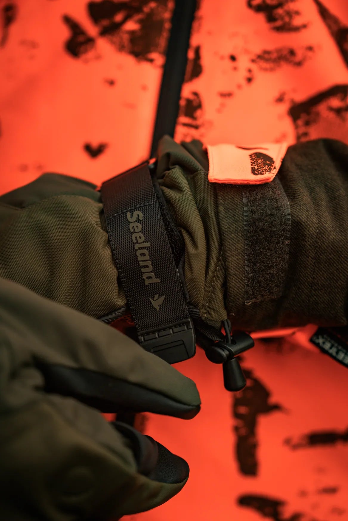 Handskar Trigger Fold-Back