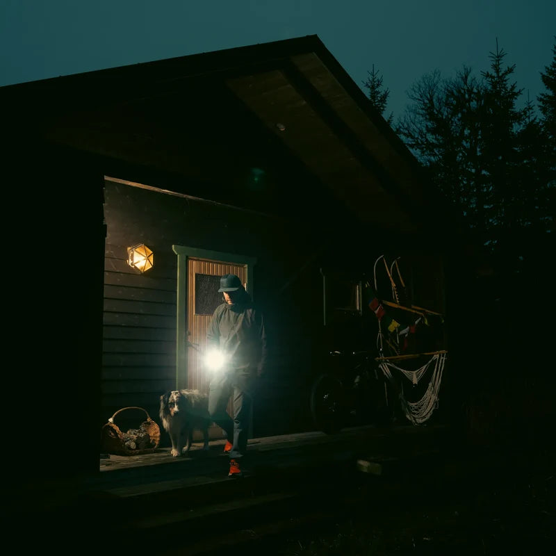 Ficklampa Zoom 1000 med uppladdningsbart batteri