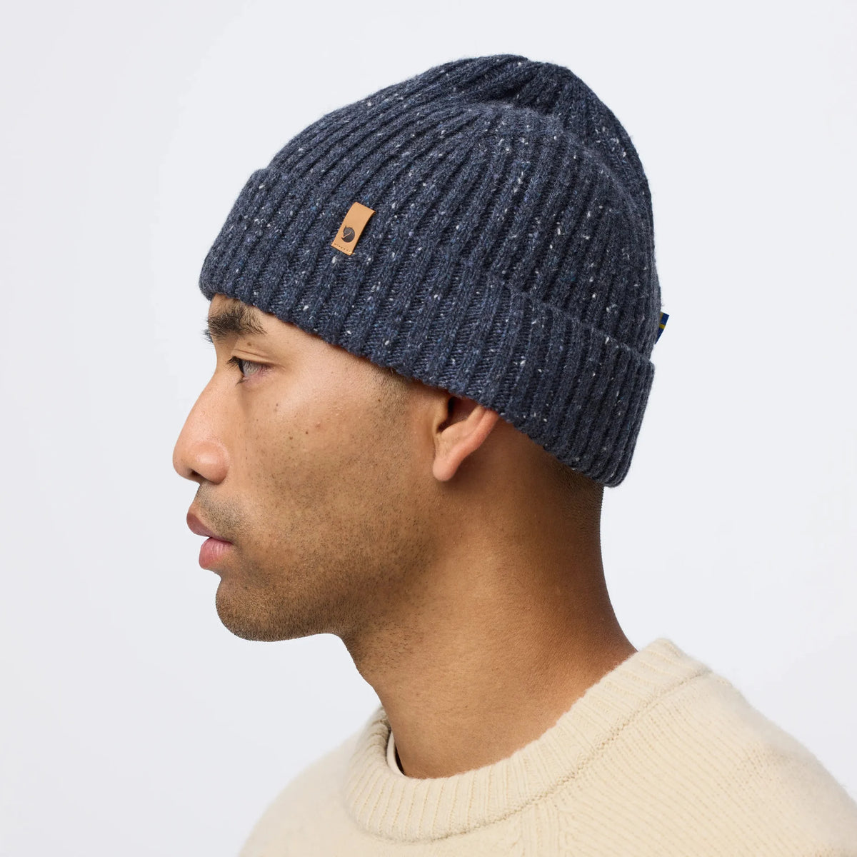 Övik Neps Beanie - ribbstickad mössa i merinoull